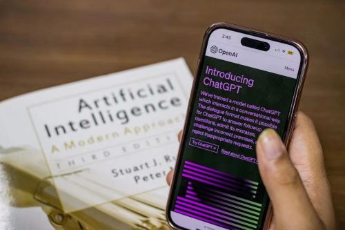 清华系大模型新秀获20亿投资；AI教父加入初创公司；套壳ChatGPT不是长久之计；百图生科拿下10亿美元大模型订单