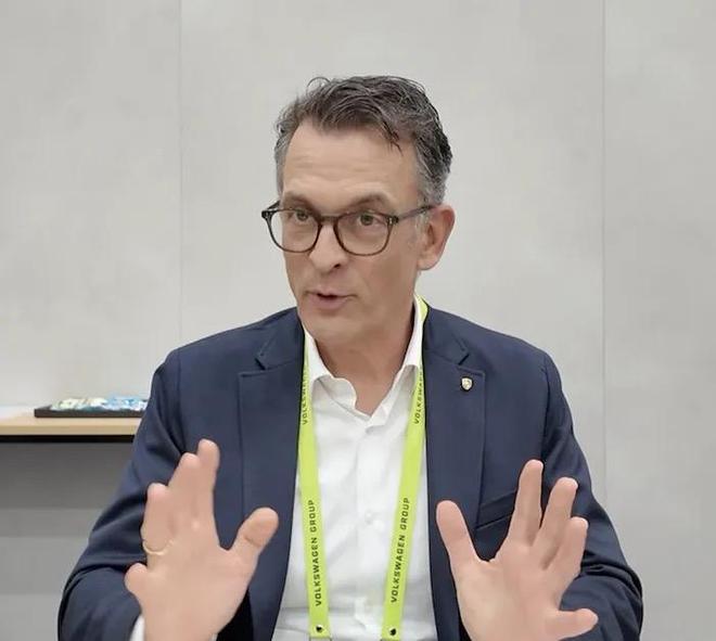 早报｜苹果将「小程序」正式纳入iOS体系抽成降一半京东外卖将成可独立生存业务微信最终将推出AI智能体(图15)